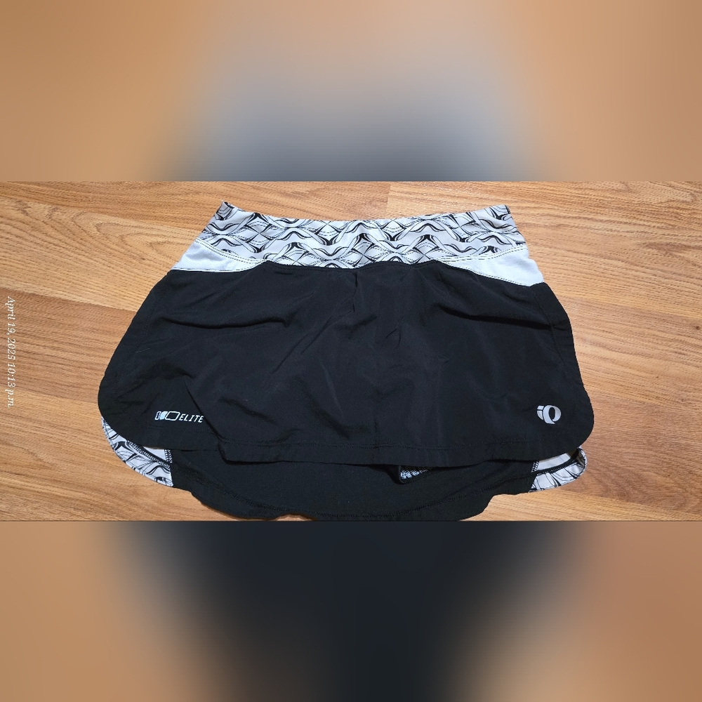 Pearl Izumi Black and Gray Running Skirt